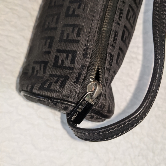 Fendi - Picture 7 of 7